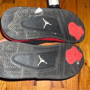 Jordan 4 retro red thunders
